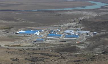 Represas en Santa Cruz: una obra que avanza pese a las protestas