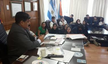 Alumnos calafateños fueron recibidos por vicegobernador de Tierra del Fuego