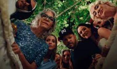 Sábado, música: RESIDENTE presentó “RON EN EL PISO”