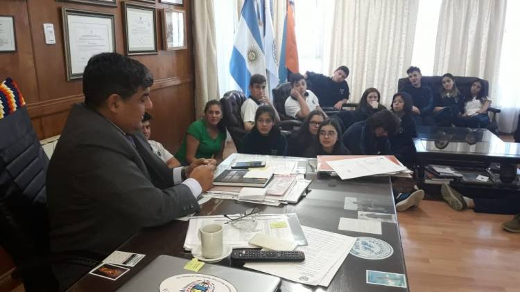 Alumnos calafateños fueron recibidos por vicegobernador de Tierra del Fuego