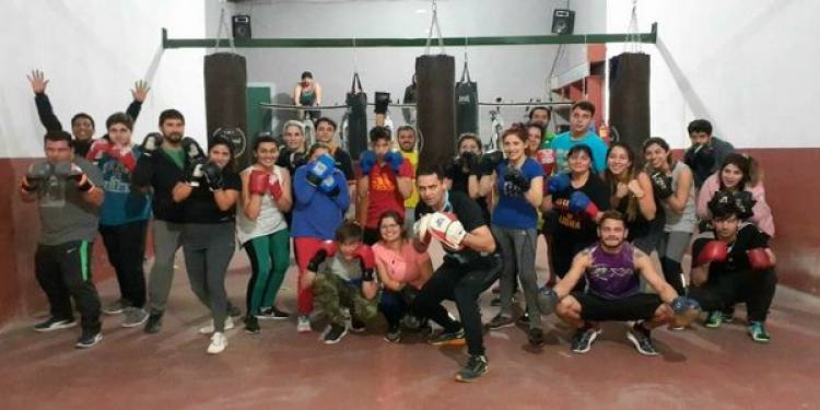 Alex Cherbukov reinaugura su Escuela de Boxeo